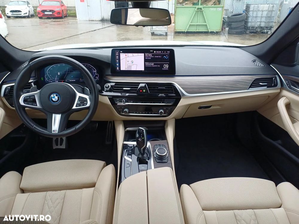 BMW Seria 5 530e xDrive Touring Aut. Luxury Line - 19