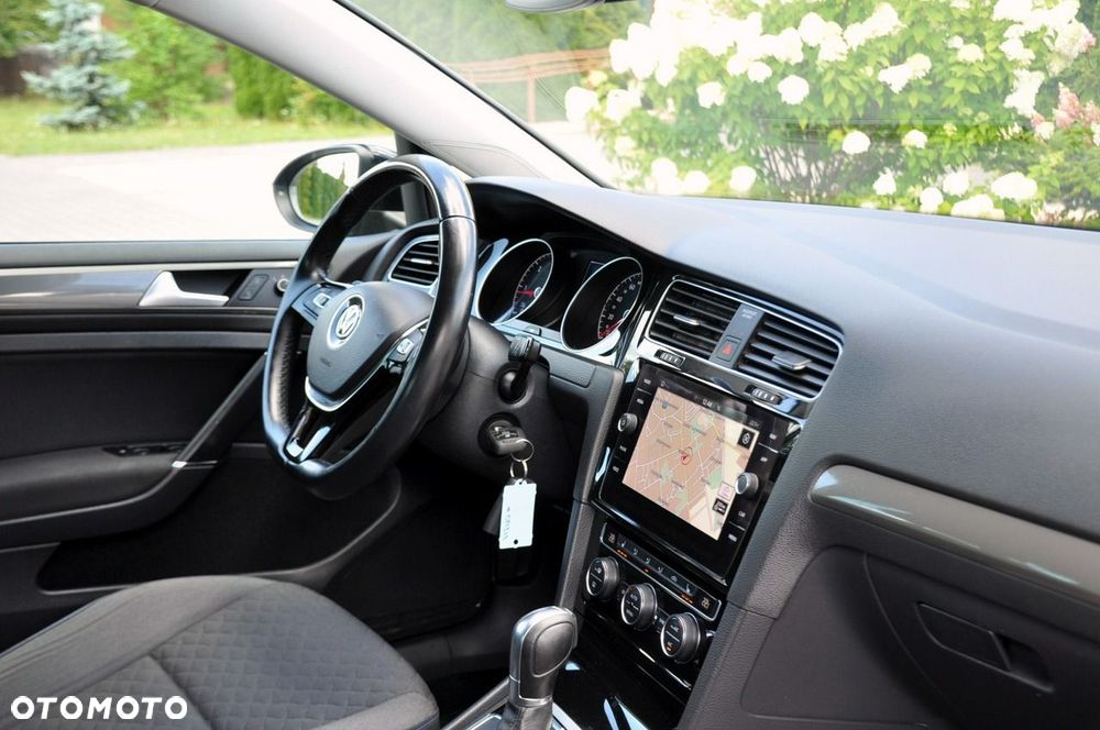 Volkswagen Golf - 18