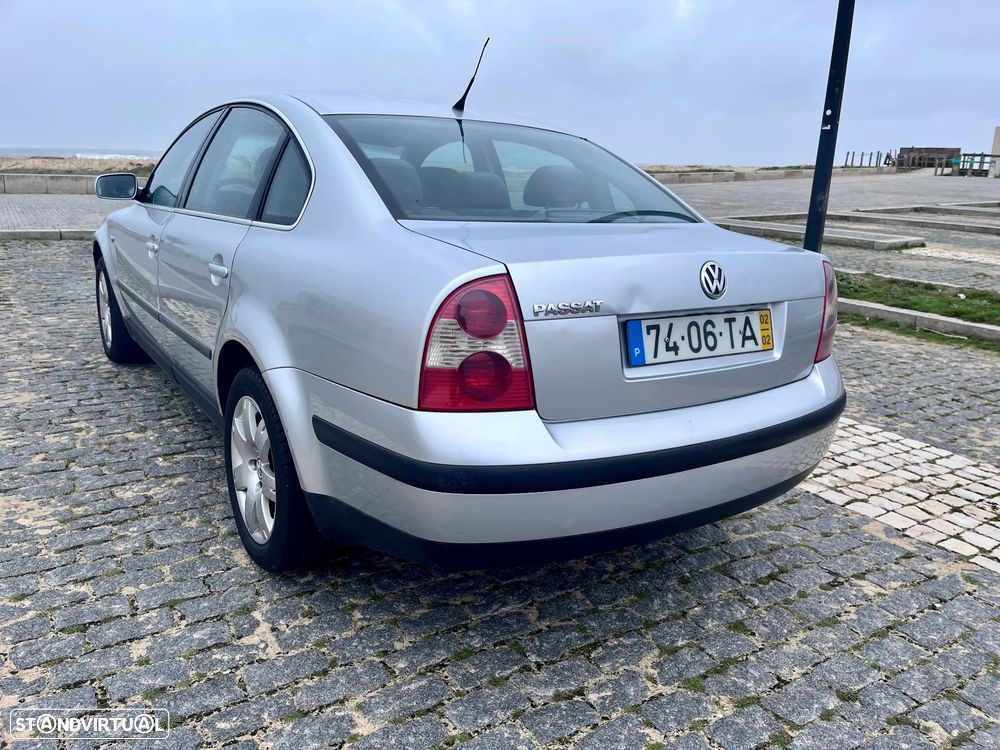 VW Passat 1.6 Confortline - 3