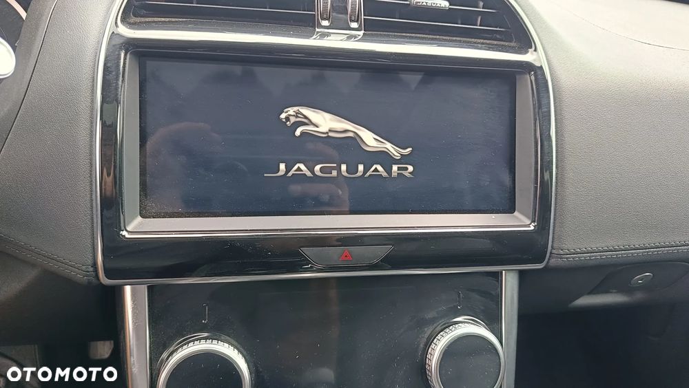 Jaguar XE 2.0 D180 R-Dynamic HSE - 22