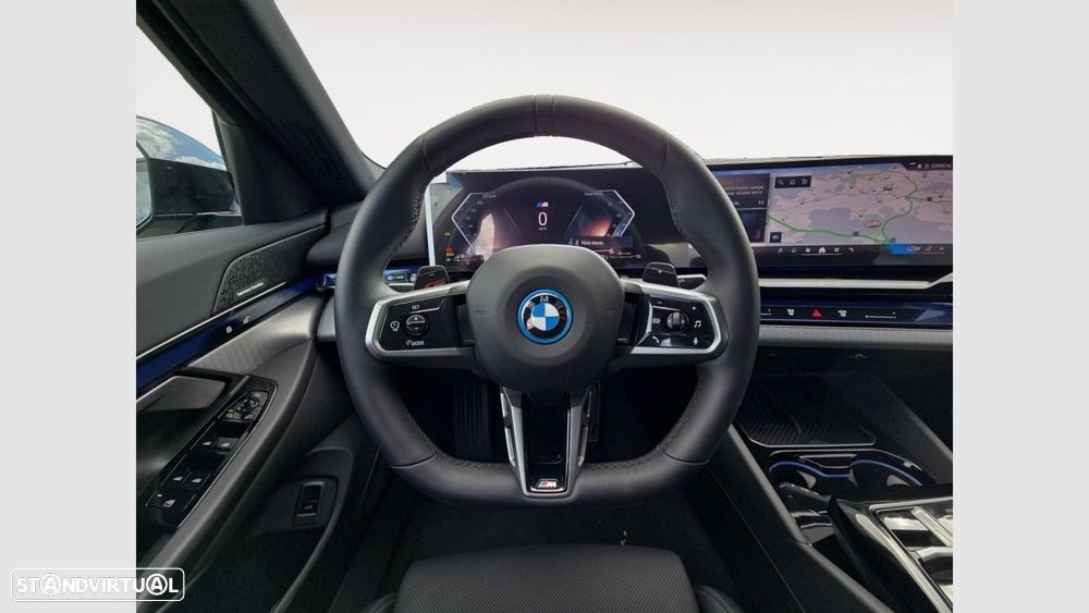 BMW 530 e Pack Desportivo M - 12