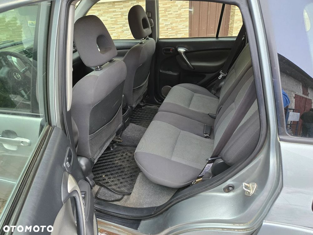 Toyota RAV4 2.0 D-4D 4x4 - 6