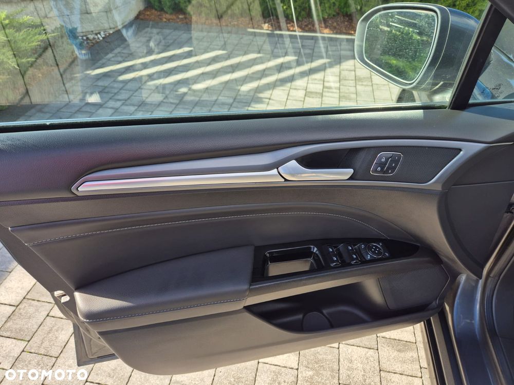 Ford Mondeo 2.0 EcoBoost STart-Stopp Autom Titanium - 12