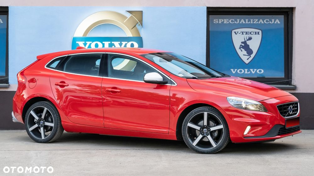 Volvo V40 D2 Drive-E R-Design Momentum - 1