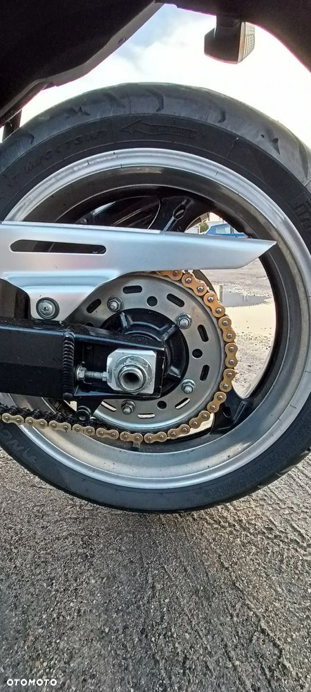 Suzuki GSX - 18