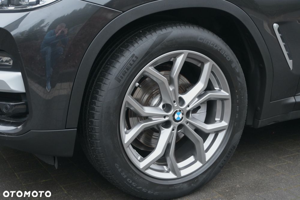 BMW X3 sDrive18d Business Edition sport - 38