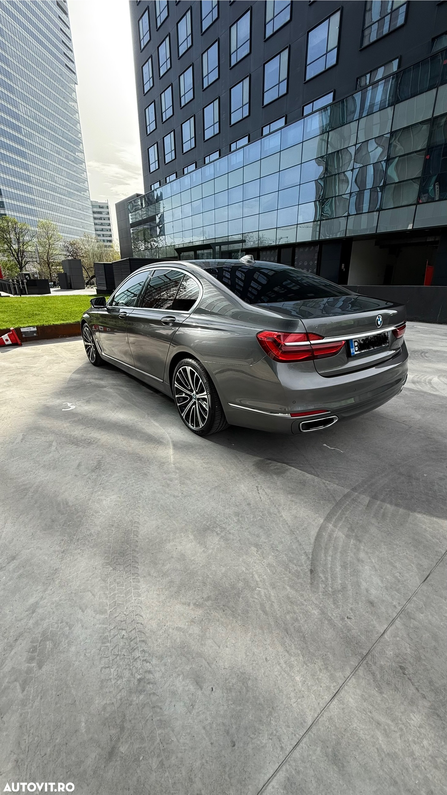 BMW Seria 7 740e iPerformance - 7