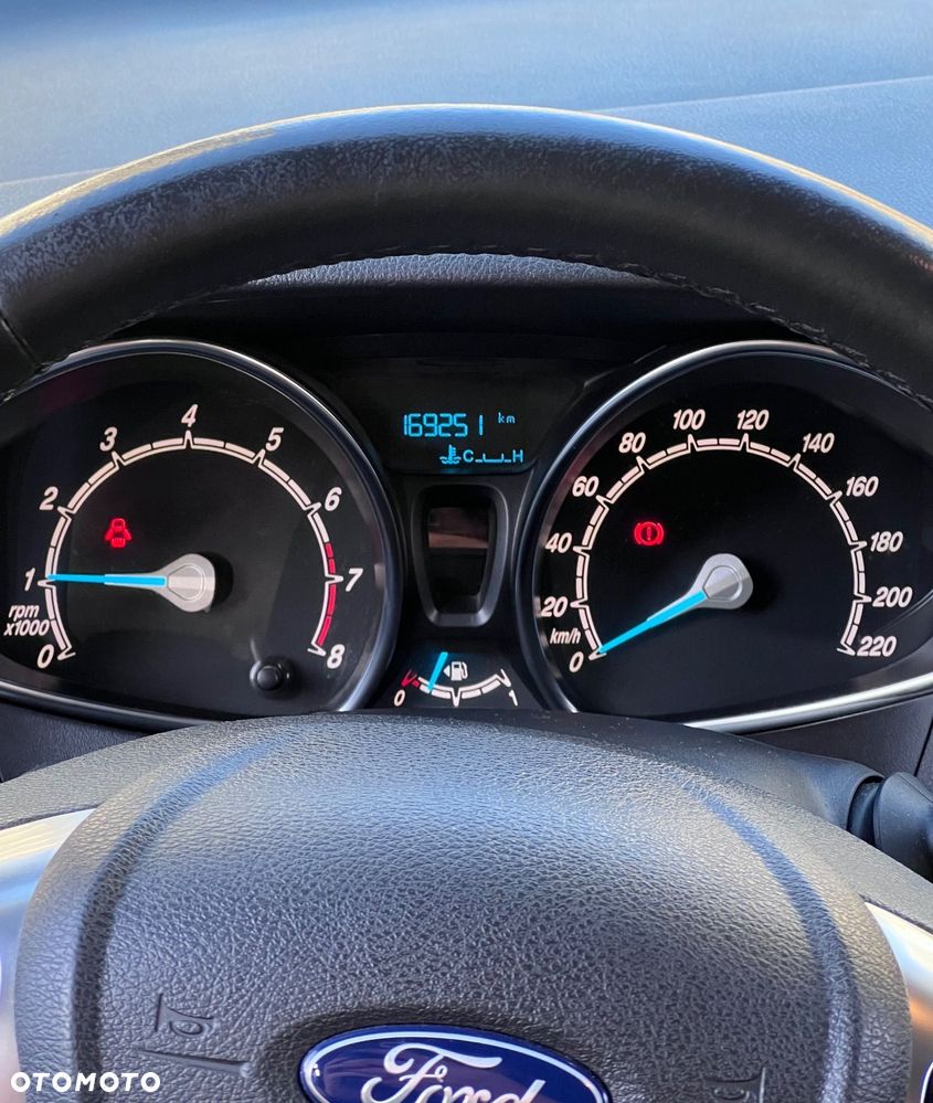 Ford Tourneo Courier - 17