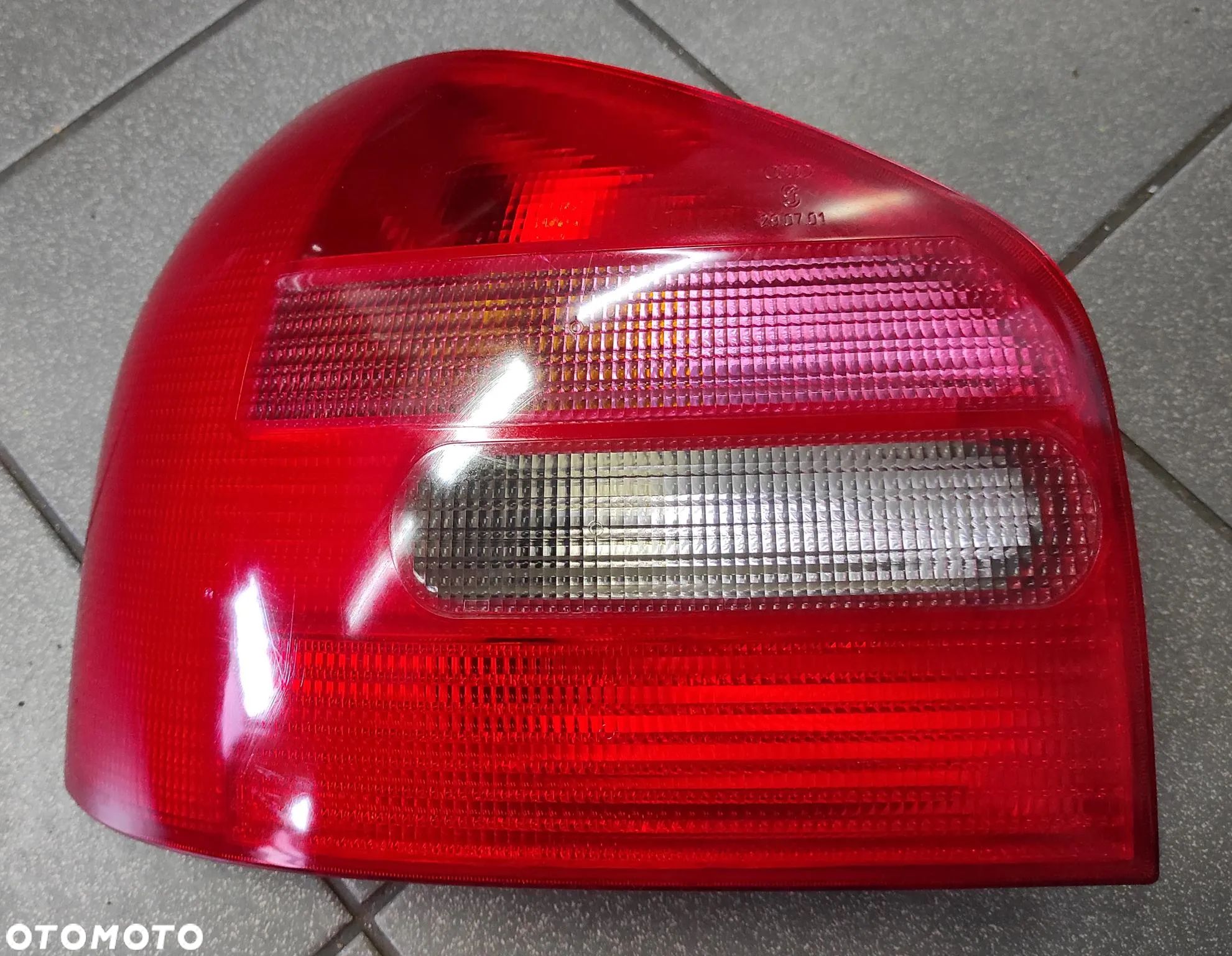 Lampa LEWA Tylna tył Audi A3 8L PRZED LIFT - 1