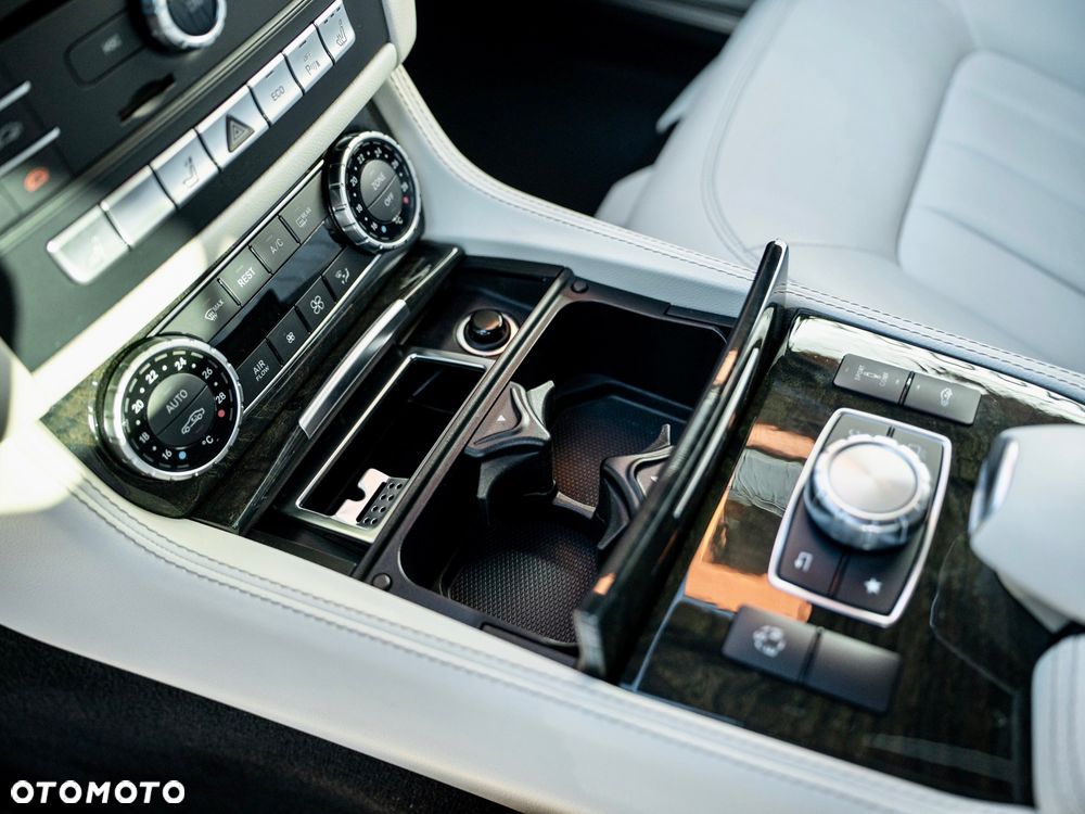 Mercedes-Benz CLS 500 4Matic BlueEFFICIENCY 7G-TRONIC Edition 1 - 23