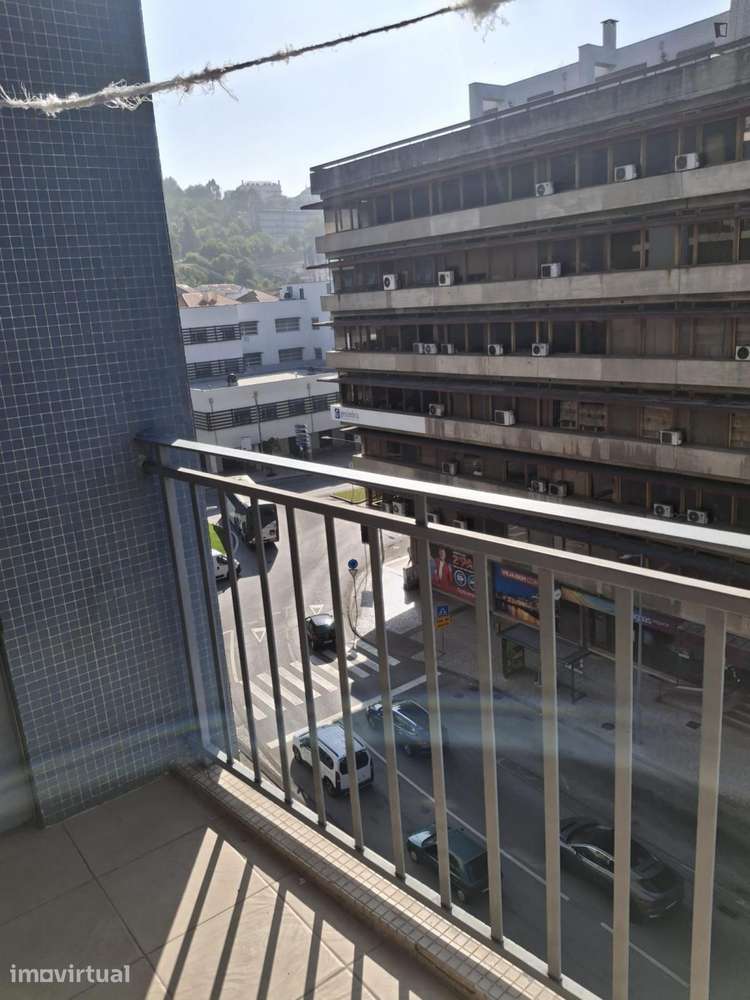 Quarto - localizado em Baixa Coimbra - Grande imagem: 5/14