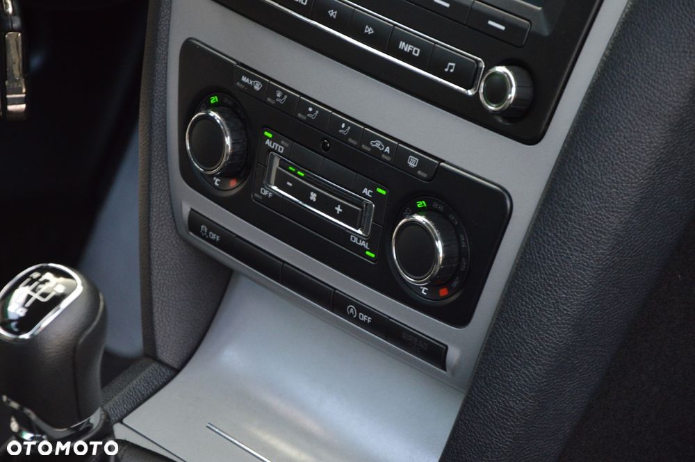 Skoda Octavia 1.6 TDI DPF Elegance - 8