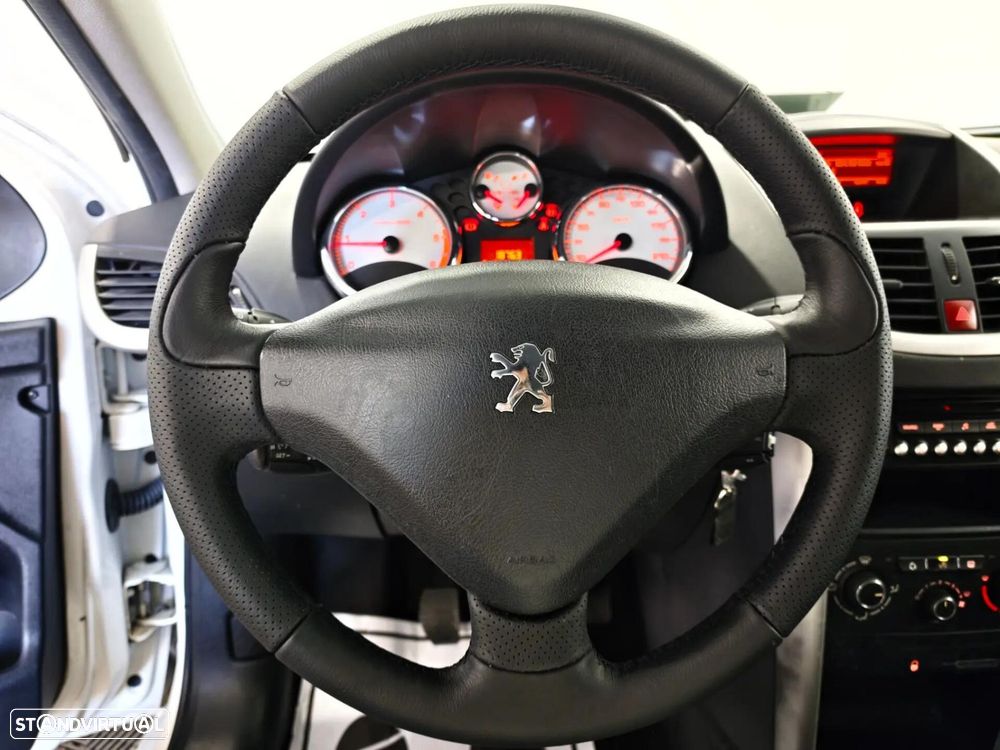 Peugeot 207 1.4 HDi Urban - 14
