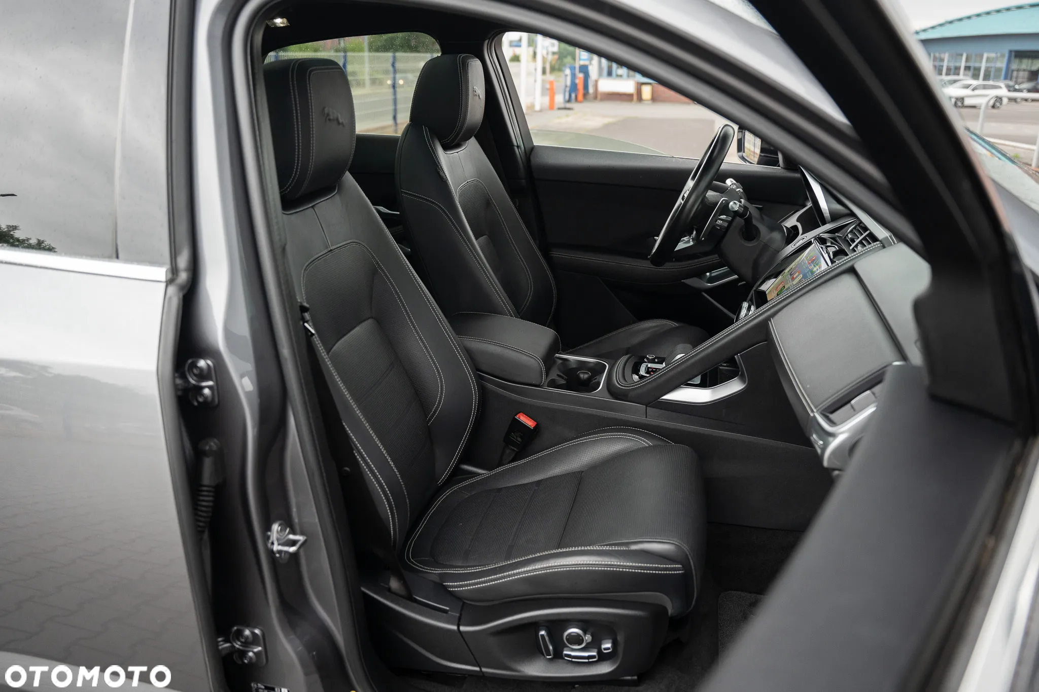 Jaguar E-Pace D165 AWD - 23