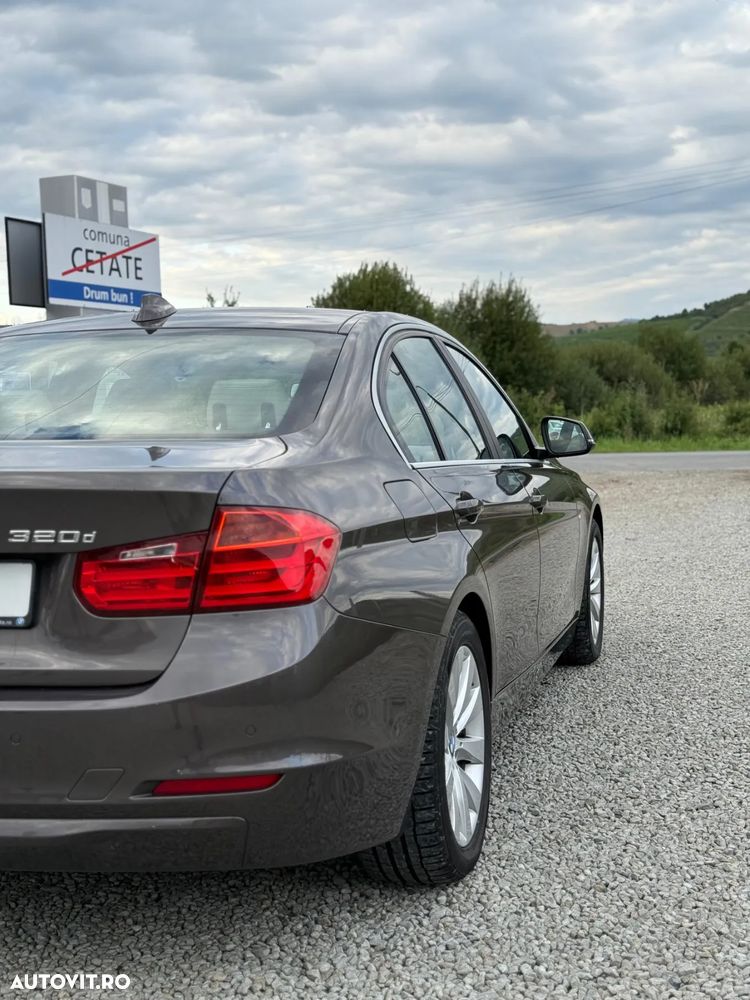 BMW Seria 3 320d Aut. - 4