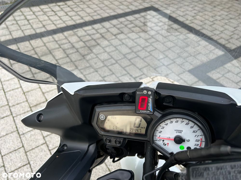 Yamaha FZ8 - 5