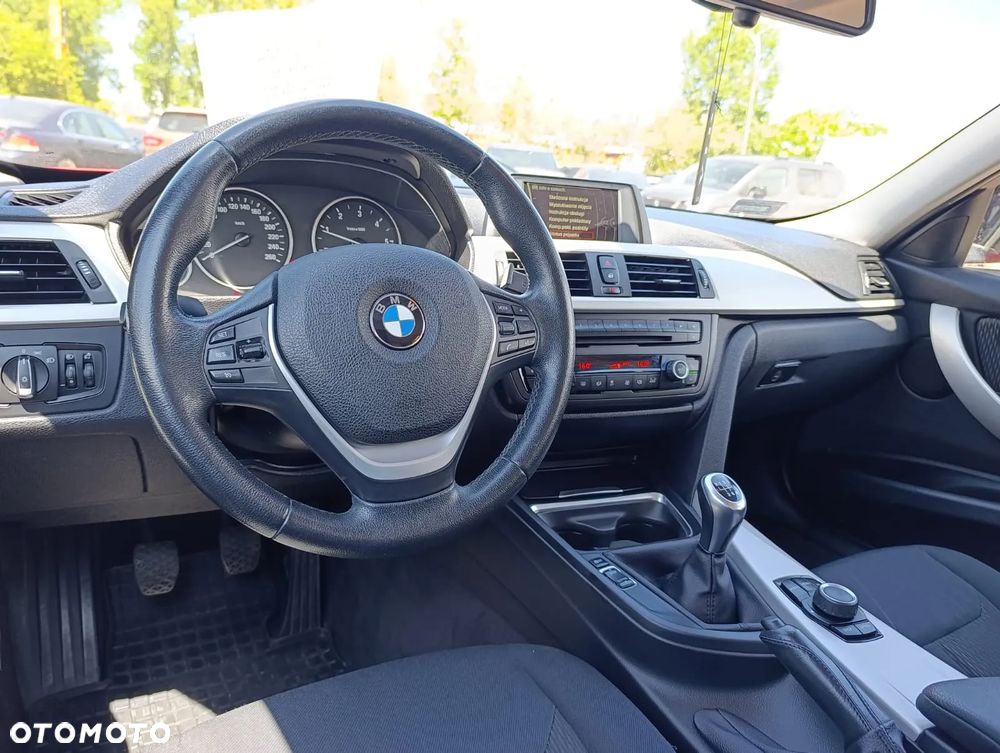BMW Seria 3 320d - 4