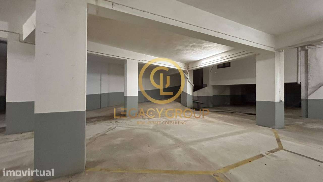 Parqueamento com 787m² situado no centro de Carvoeiro -  Lagoa - Grande imagem: 2/33