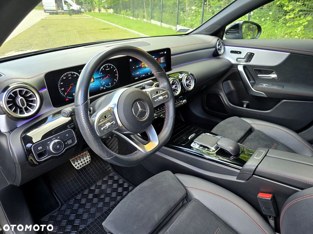 Mercedes-Benz CLA 220 AMG Line 7G-DCT - 19