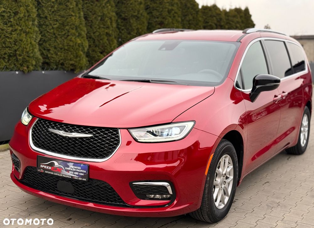 Chrysler Pacifica - 1