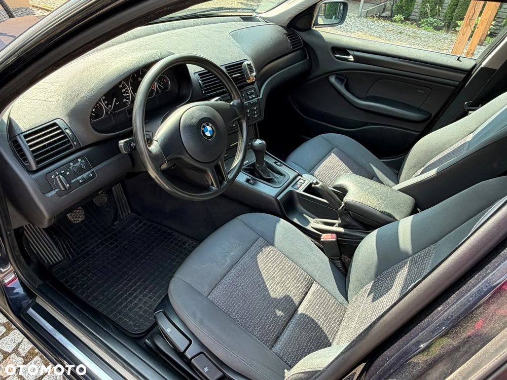 BMW Seria 3 318i - 5