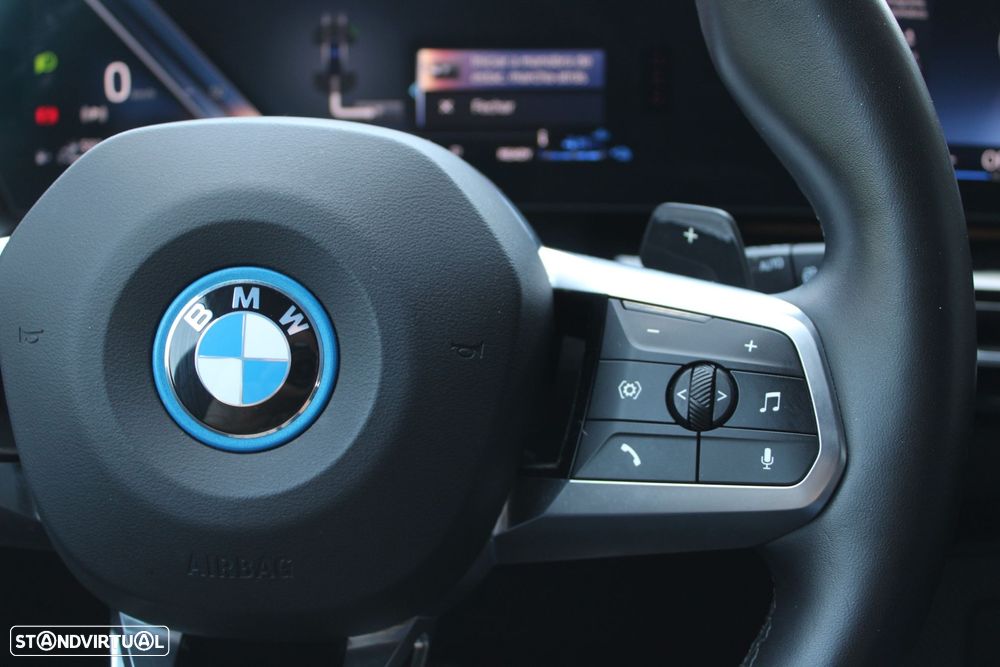 BMW X1 xDrive25e Pack Desportivo M - 32