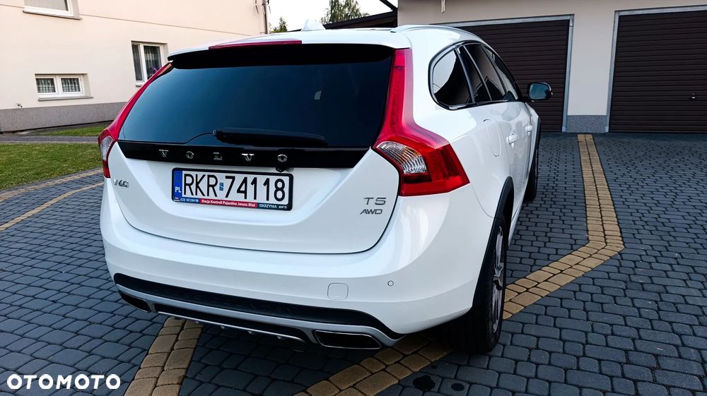 Volvo V60 Cross Country - 5