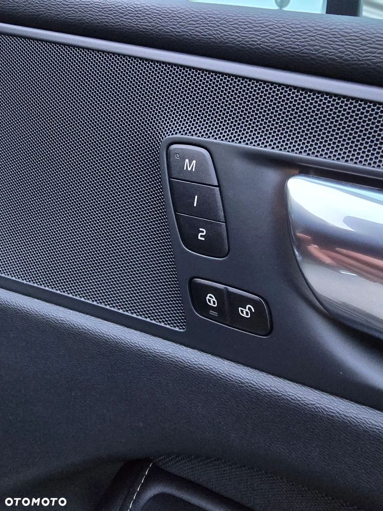 Volvo XC 60 B4 D AWD Plus Bright - 13