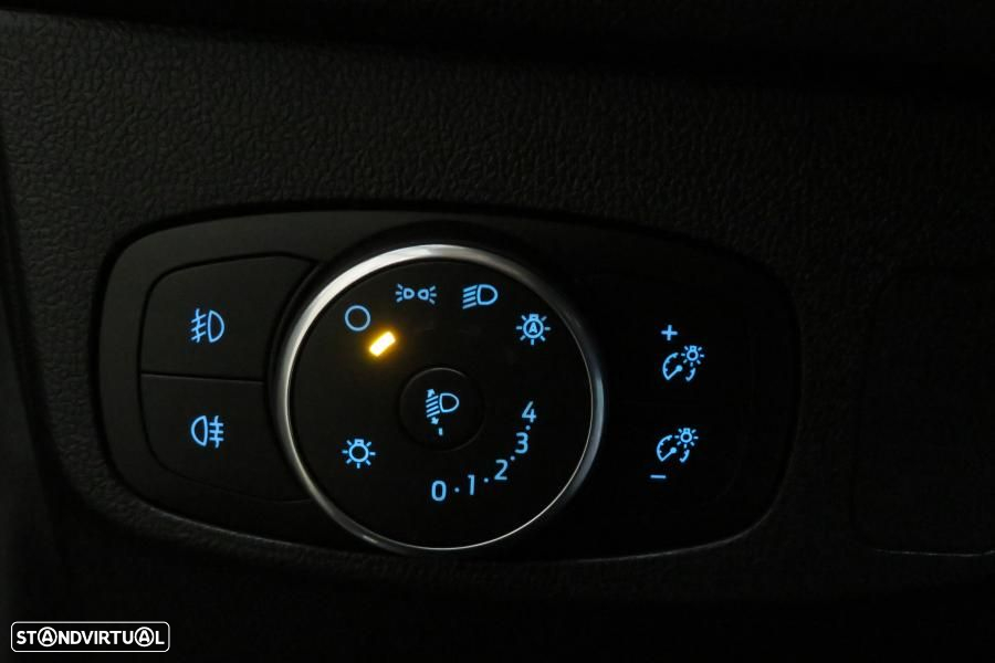 Ford Focus 1.0 EcoBoost MHEV ST-Line X - 34