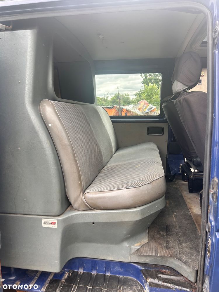 Volkswagen Transporter - 5