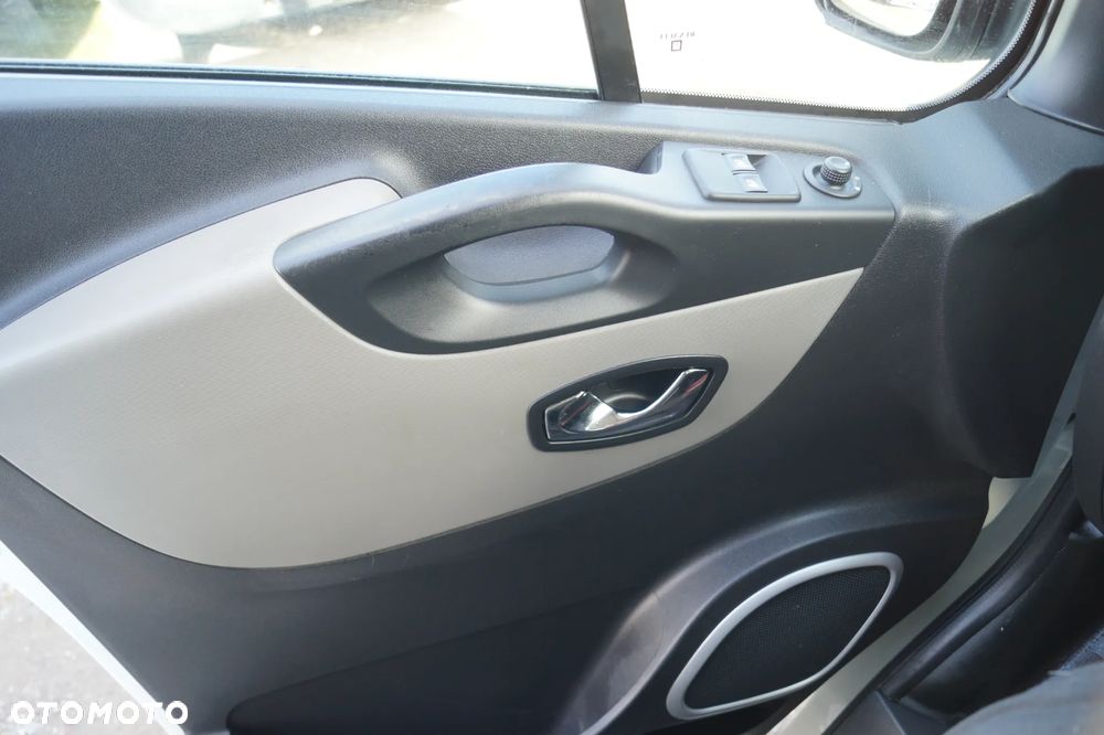 Renault Trafic - 13