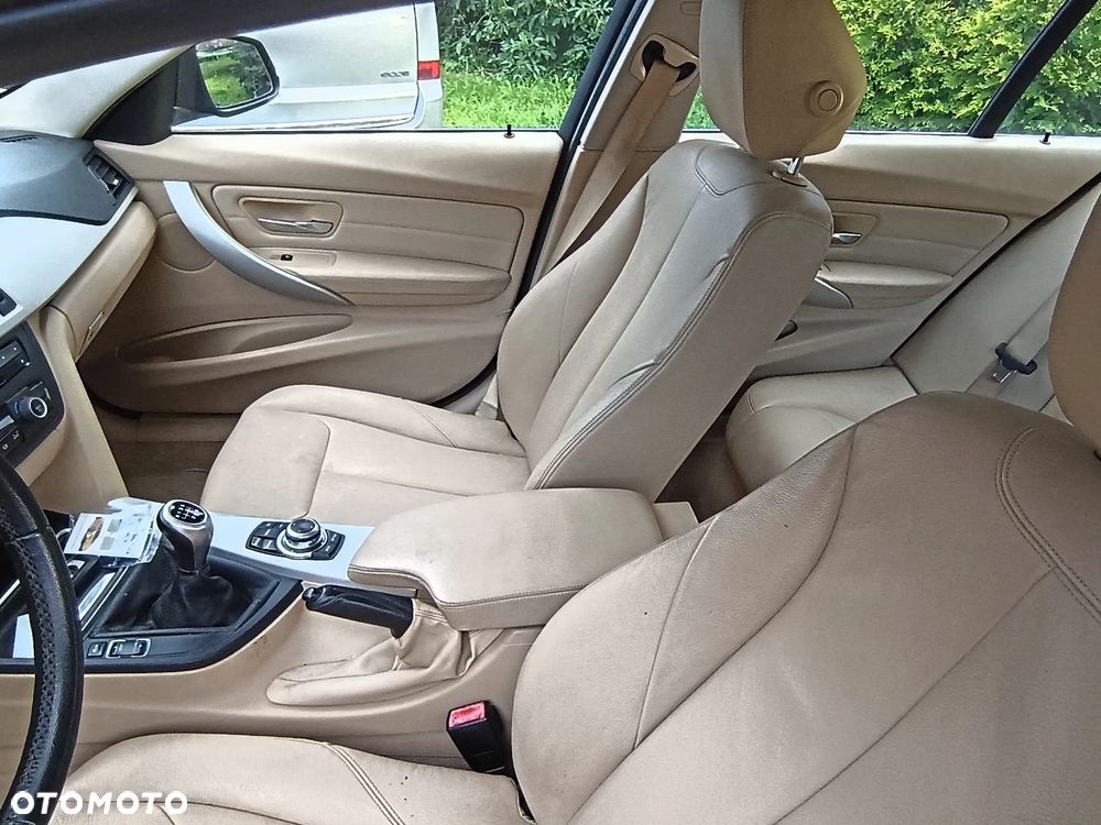 BMW Seria 3 320d Blue Performance Sport Line - 12