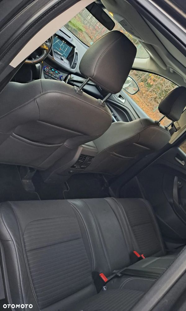 Ford Kuga 1.5 EcoBoost 2x4 Titanium - 9