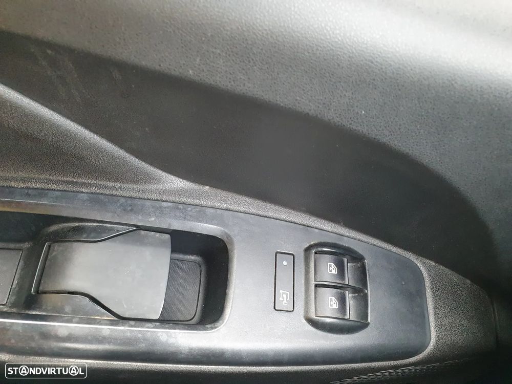 Fiat DOBLO MULTIJET 3 LUGARES A/C - 16