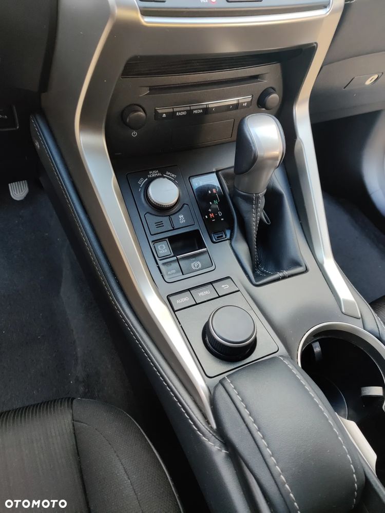 Lexus NX 200t Elite AWD - 13