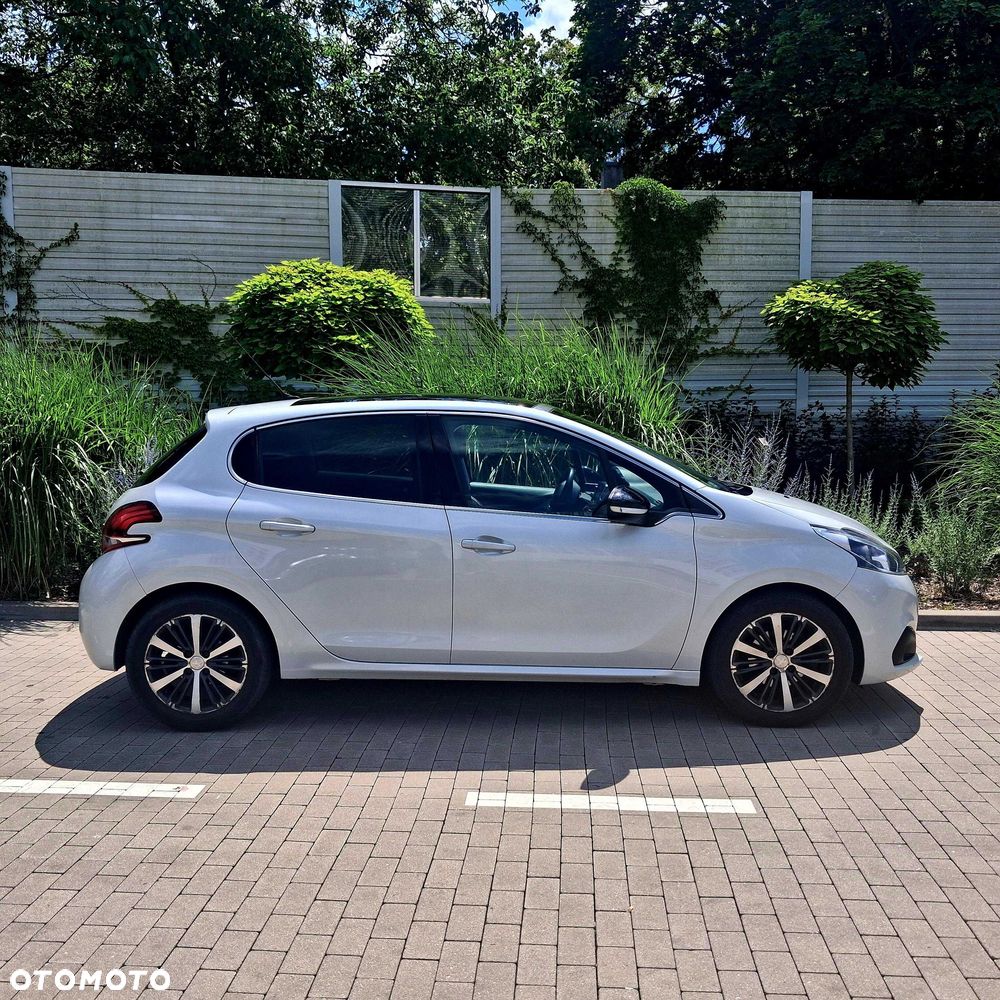 Peugeot 208 - 2