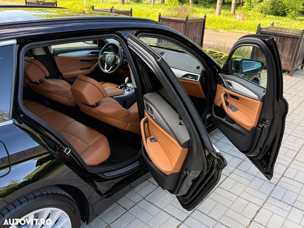 BMW Seria 5 520i Aut. Luxury Line - 12