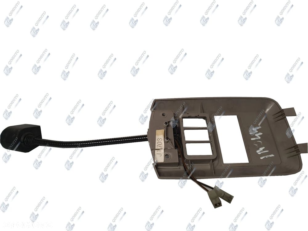 ELEMENT DESKI ROZDZIELCZEJ Z LAMPĄ SUFITOWĄ DAF XF 106 - 2