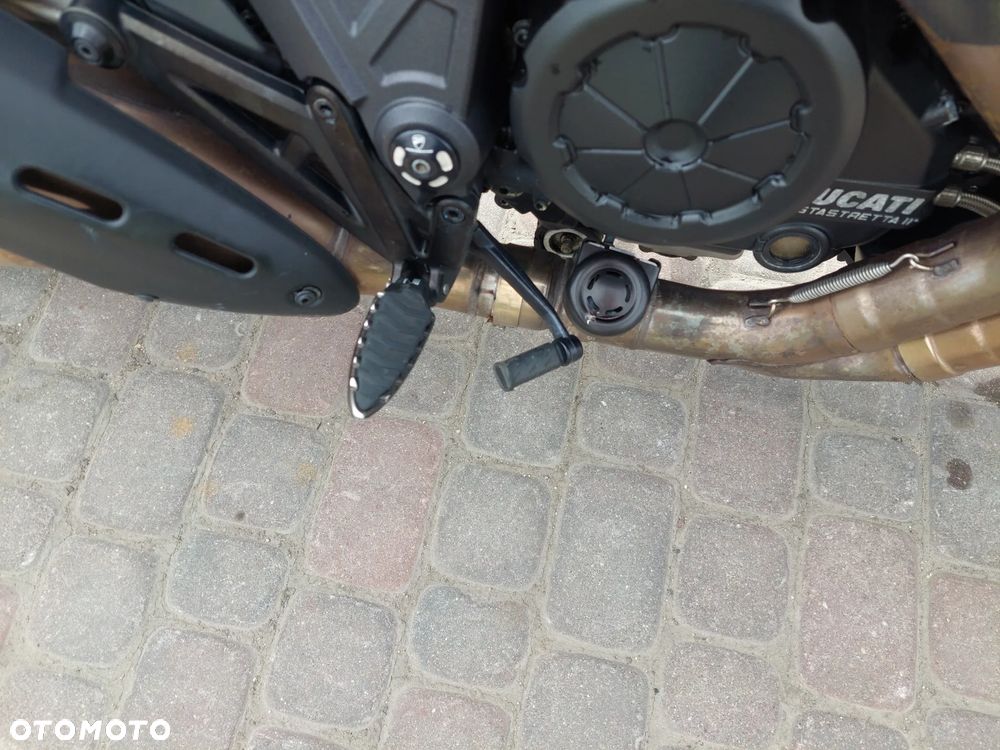 Ducati Diavel - 13