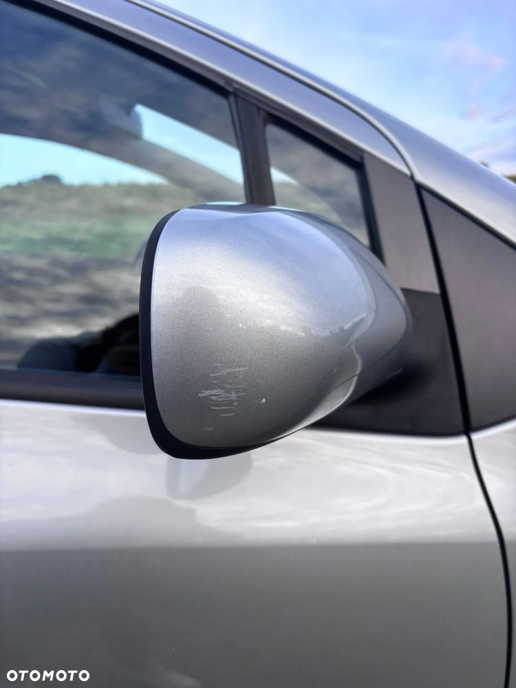 Toyota Yaris 1.3 VVT-i Sol - 19