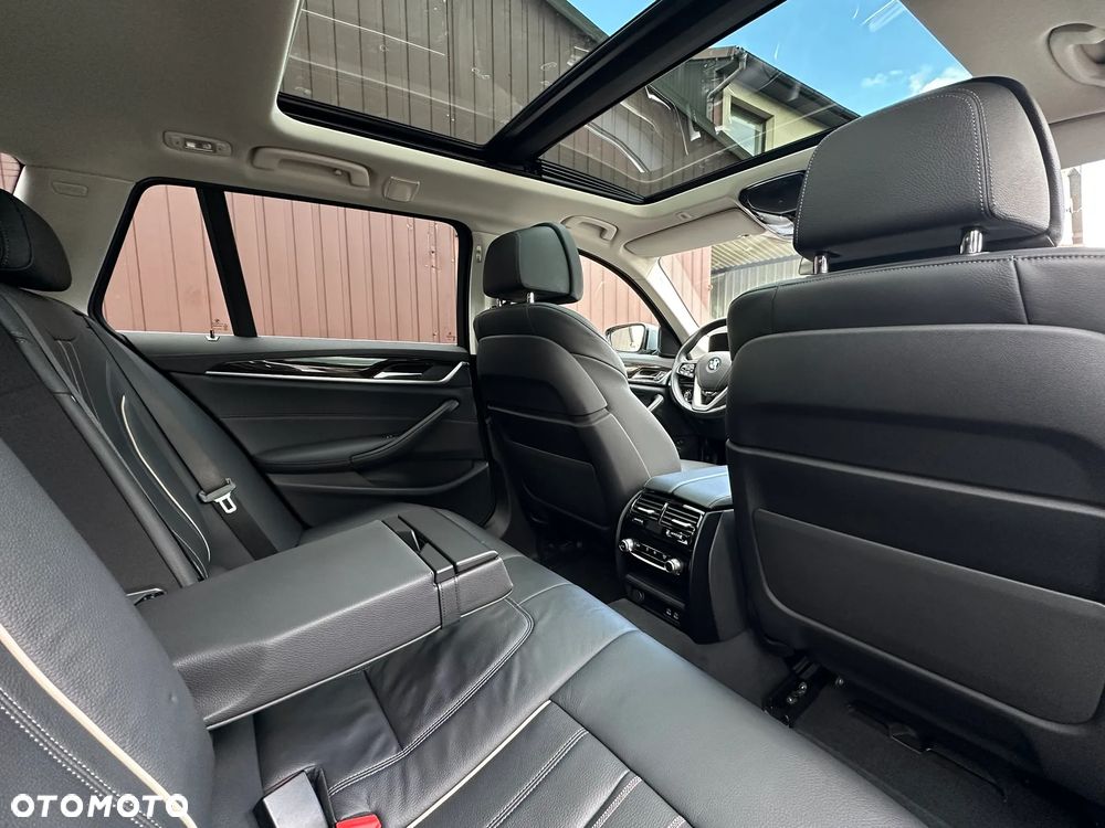 BMW Seria 5 530d xDrive mHEV Luxury Line - 27