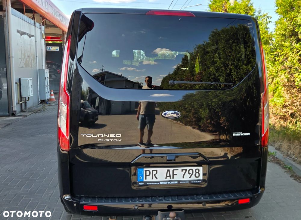 Ford Tourneo Custom 2.0 EcoBlue L1 Titanium - 13