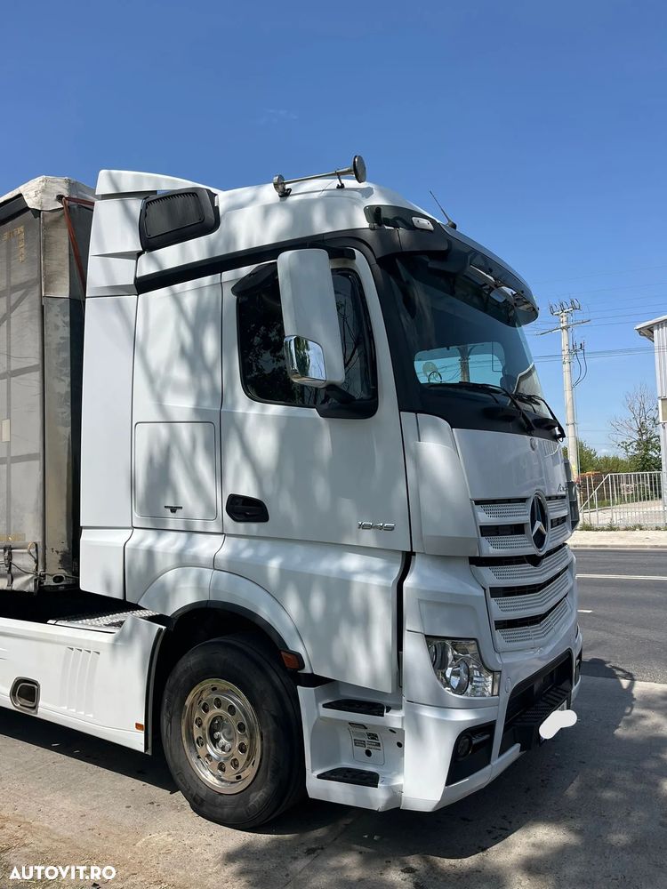 Mercedes-Benz Actros - 8