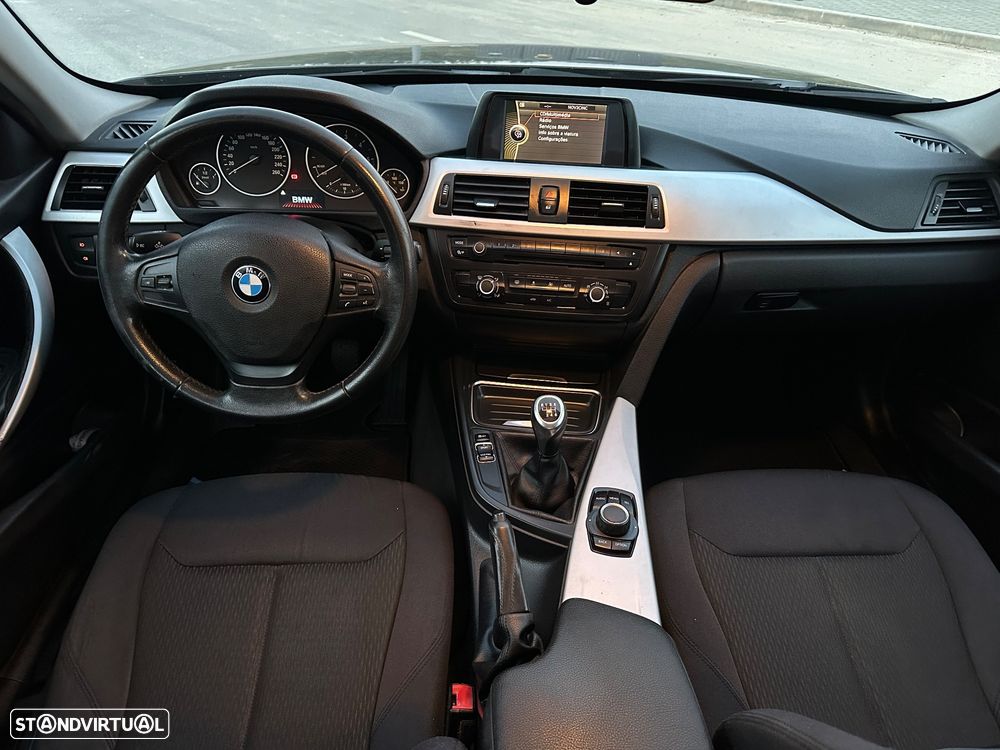 BMW 320 d Sport Line - 17