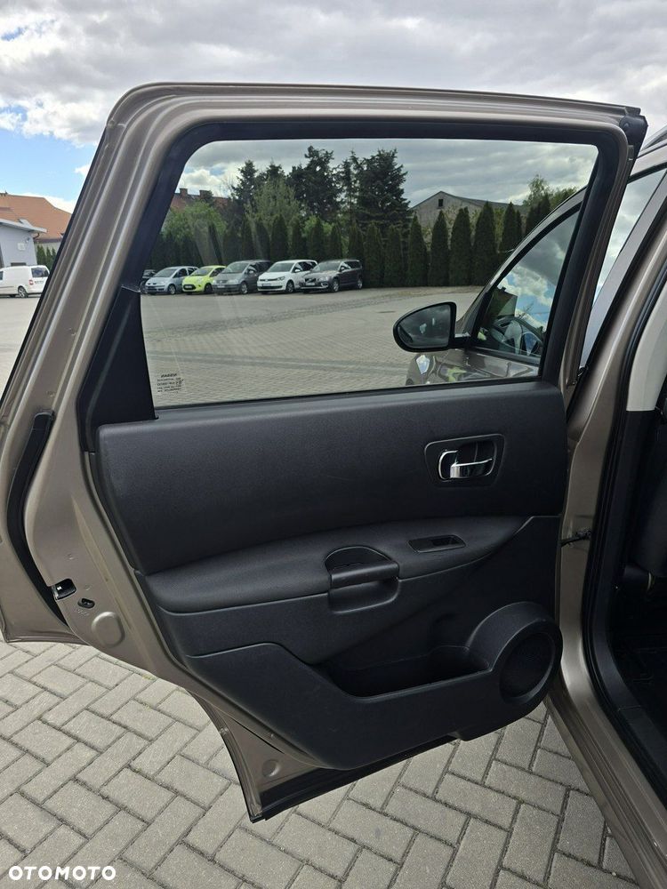 Nissan Qashqai+2 - 15