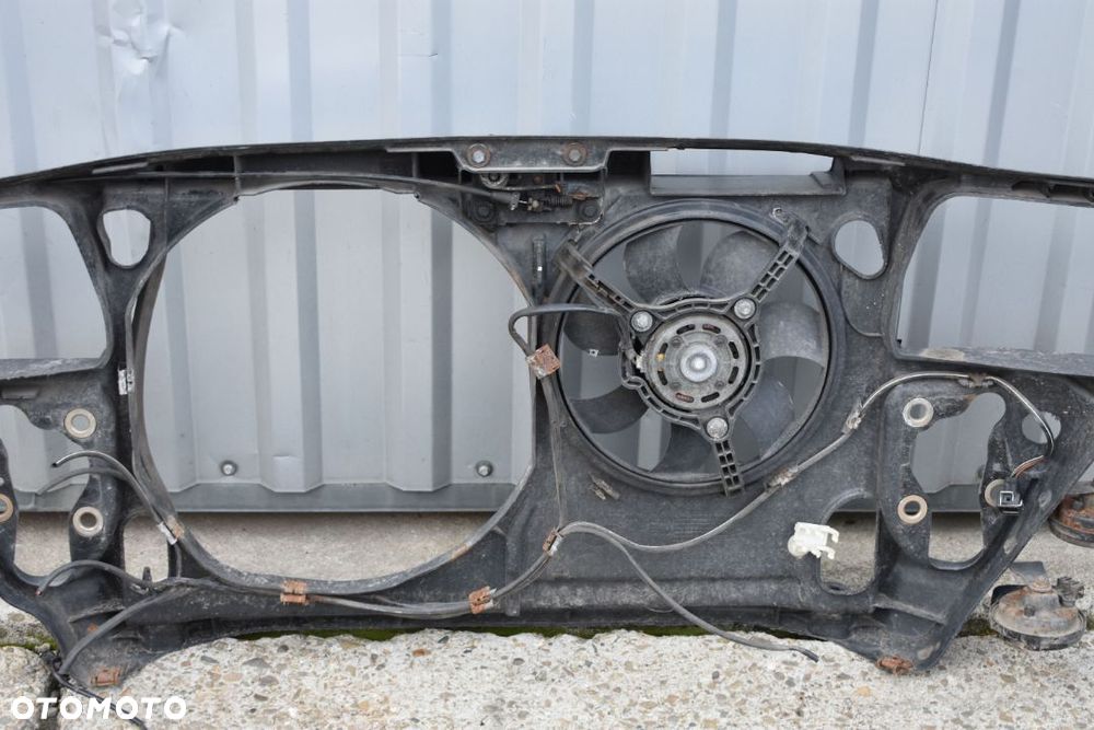 PAS PRZEDNI AUDI A4 B5 1.6B - 11