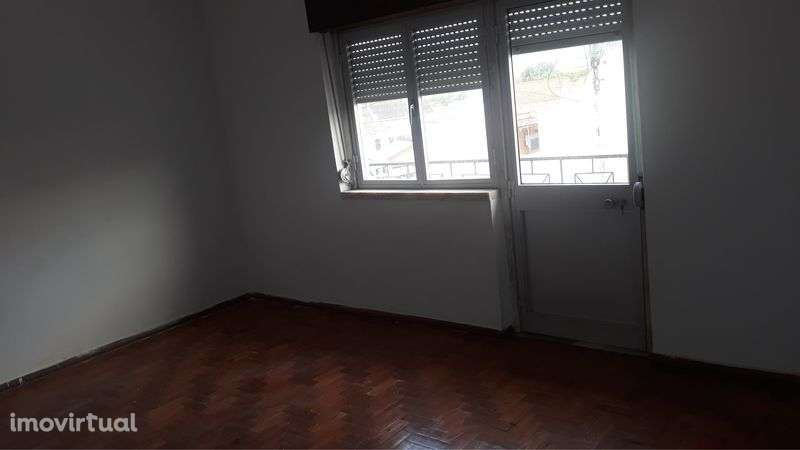 Vivenda V3 zona loures - Grande imagem: 4/5