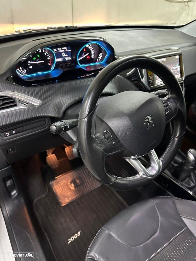 Peugeot 2008 1.2 PureTech Allure - 10