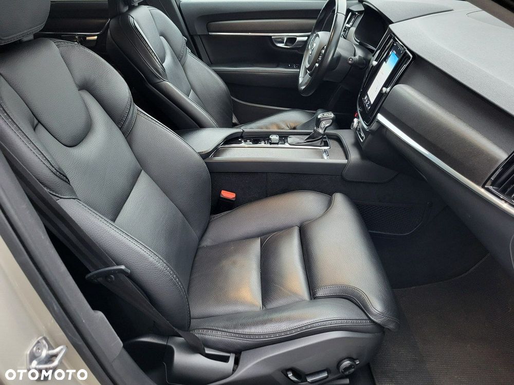 Volvo V90 Cross Country - 21