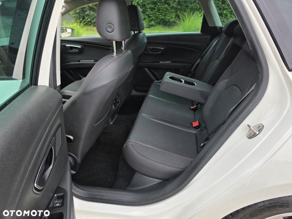 Seat Leon Sportstourer 2.0 TDI DPF DSG FR - 11
